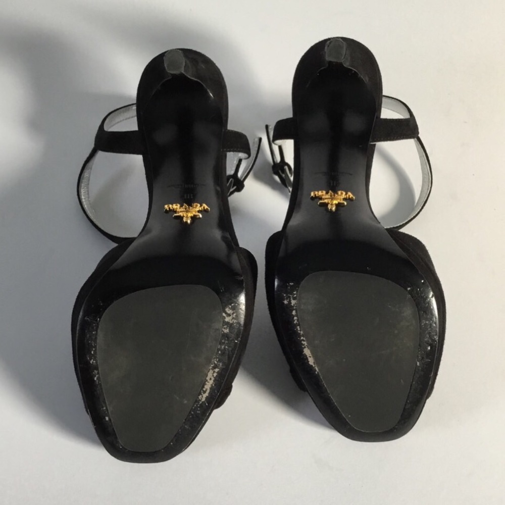 PRADA - Picture 3 of 8